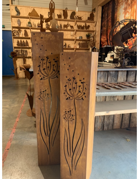 Rechteckige Säulen Eckige Säule - Allium im Wind - Höhe 125 cm - 25 x 25 cm Rechteckige Säule mit der Pusteblume im Wind als Mot