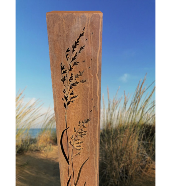 Skulpturen - Rostsäulen und Stelen Rostsäule eckig - Gras Motiv - Höhe 105 cm - 19 x 19 cm Eckige Säule mit dem Gras Motiv.

H