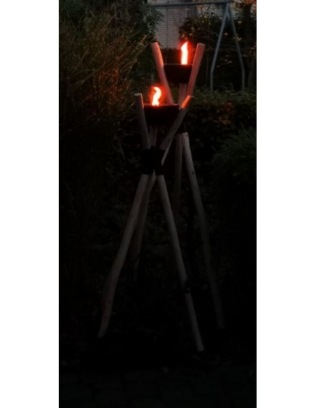 Start Gartenfackel Holz - klein - Höhe 135 cm - inkl. Kerze 
Höhe 135 cm
Breite unten 55 cm
Gewicht 6,7 kg

