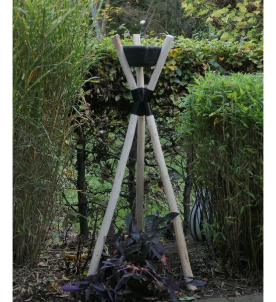 Start Gartenfackel Holz - klein - Höhe 135 cm - inkl. Kerze 
Höhe 135 cm
Breite unten 55 cm
Gewicht 6,7 kg

