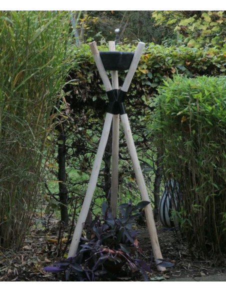 Start Gartenfackel Holz - klein - Höhe 135 cm - inkl. Kerze 
Höhe 135 cm
Breite unten 55 cm
Gewicht 6,7 kg

