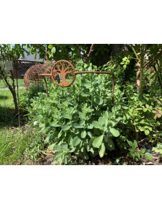 Staudenhalter Metall Edelrost Staudenhalter halbrund mit Rostbaum Höhe 80 cm Ø 50 cm Staudenhalter halbrund mit Baum als Motiv z 2