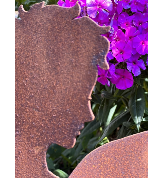 Weihnachtsdeko Tanzende Engelfigur auf Platte - groß - Höhe 55 cm Das große 55 cm hohe Engelchen tanz fröhlich umher. Diese hübs