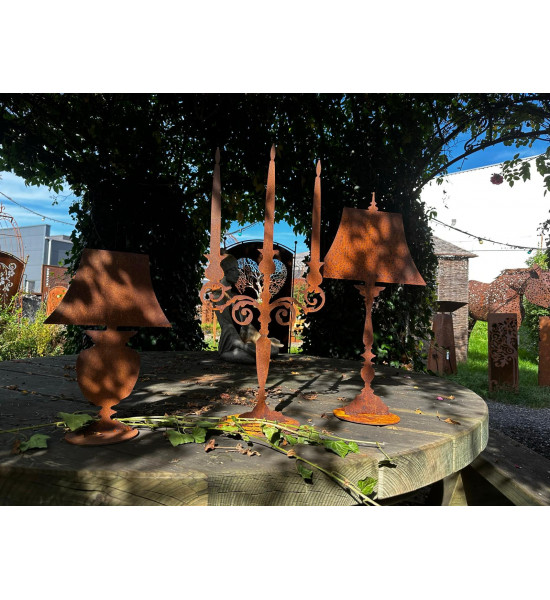 Kerzenhalter Deko Kerzenleuchter auf Platte Höhe 60 cm  Barock Deko Rostige Gartendeko ist Frostsicher und immer ein Highlight. 