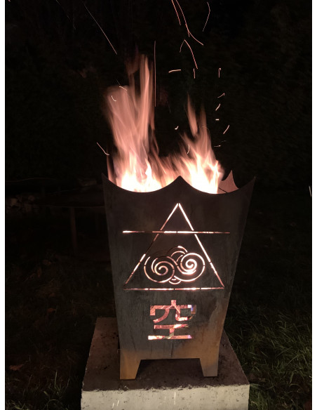 Feuerschalen und Feuerkörbe Feuerkorb mit den 4 Elemente - Feuer - Wasser - Erde - Luft - Höhe 64 cm Feuerkorb aus Edelrost mit 