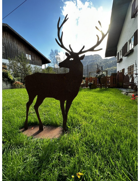rostige Deko Hirsche und Rehe Deko Hirsch aus Edelrost nach hinten schauend - Höhe 100 cm - auf Standplatte Deko Hirsch aus Edel