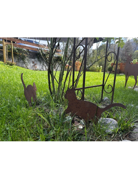 Deko Katzen und Mäuse Rost Katzenkind mit Buckel 
Niedliches Katzenbaby, das sich vor etwas erschreckt. du kannst dieses schön 