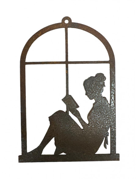 Menschen und Silhouetten Lesende Frau im Fenster zum Hängen - 17 cm hoch Die Dekoidee einer hängenden Metallskulptur einer lesen