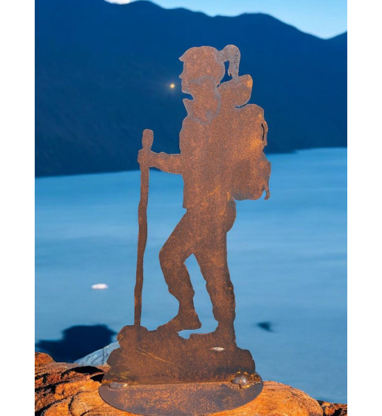 Start Bergsteigerin - Wanderin Gaby auf Platte - Höhe 34,3 cm 
Höhe 34,3 cm
Breite 17,8 cm

