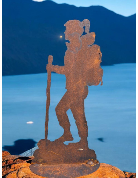 Start Bergsteigerin - Wanderin Gaby auf Platte - Höhe 34,3 cm 
Höhe 34,3 cm
Breite 17,8 cm

