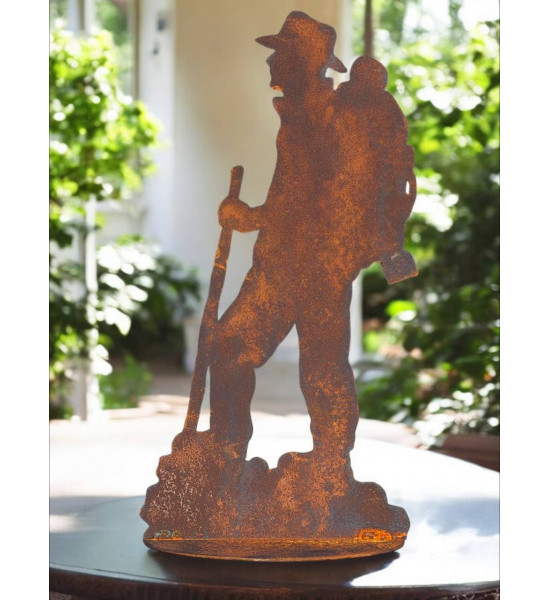 Start Wanderer „Jürgen“ auf Platte - Höhe 35,2 cm 
Höhe 35,2 cm
Breite  18,5 cm
