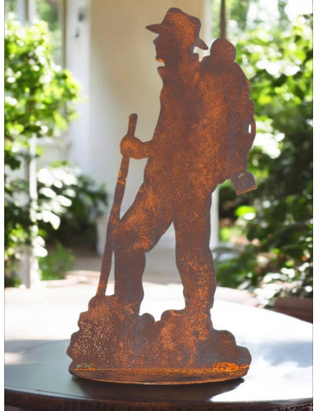 Start Wanderer „Jürgen“ auf Platte - Höhe 35,2 cm 
Höhe 35,2 cm
Breite  18,5 cm
