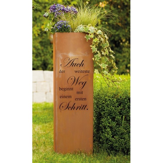 Rostige Pflanzsäule mit Spruch - Auch der weiteste Weg beginnt mit dem ersten Schritt
