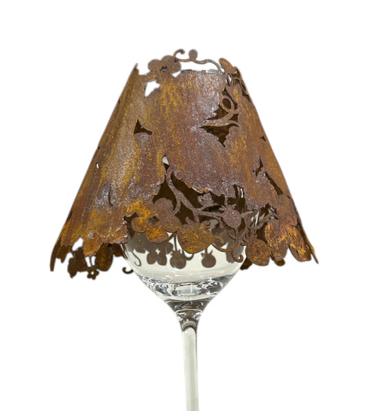 Weinglas Lampenschirm Weinglas Lampenschirm Brombeerranke - Höhe 13 cm 
Höhe 13 cm
kreatives Upcycling alter Weingläser
beson