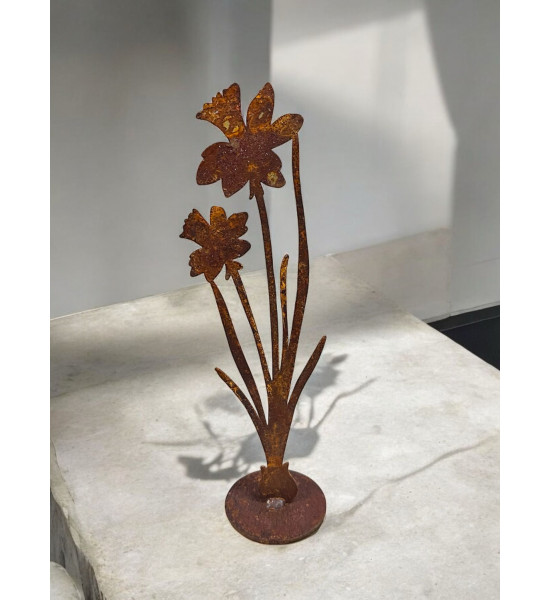 Frühlingsdeko Dekorative Narzisse aus Edelrost auf einer Standplatte - Höhe 23 cm 
Höhe 23 cm