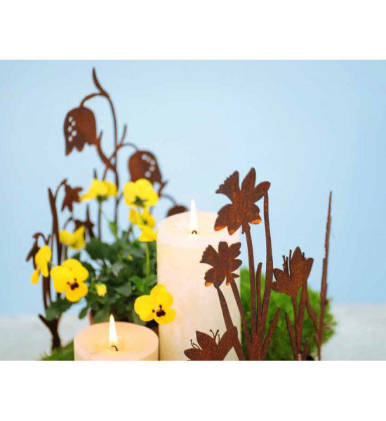 Frühlingsdeko Tablett Frühlingsblüher - Eckig - Länge 35 
Länge 35
Tiefe 15 cm
Höhe 30 cm
stabiles Metall auch als Kerzentab