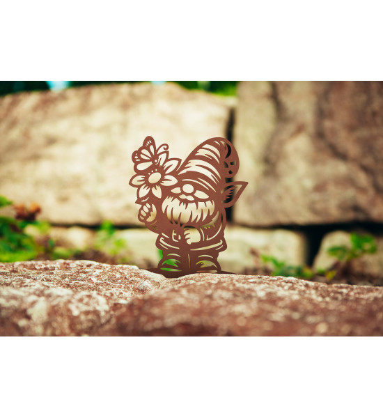 Deko Beetstecker - Wichtel mit Blume - Höhe 40 cm Dieser lustige Wichtel mit Blume sorgt für rustikalen Stimmung und gute