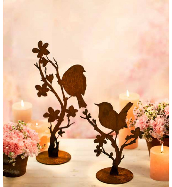 Deko Vogel auf Kirschblütenast - auf Platte - Höhe 26 cm Die Edelrost-Deko "Vogel auf Kirschblütenast" ist eine 26 cm hohe
