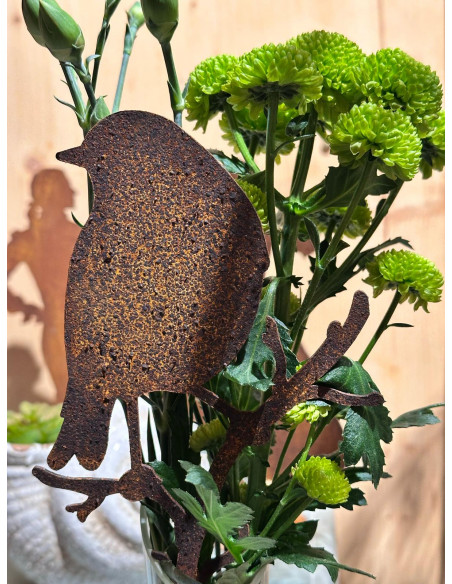 Winterdeko Deko Vögelchen auf Ast - nach hinten schauend- Höhe 24 cm zum Stecken 
Süßes deko Vögelchen mit kurzem Stecker ist i