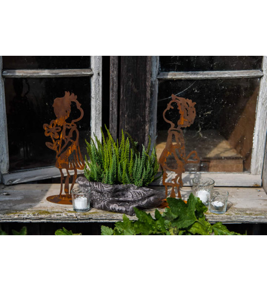 Start Kinder Figur Mädchen - Emma mit Blume - 35 x 16 cm 
Höhe 35 cm
Breite  16 cm
