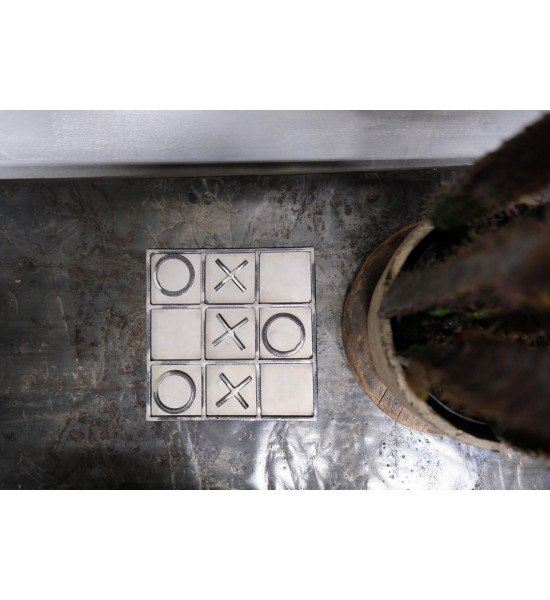 Gartendeko Rost Exklusives Tic Tac Toe Spiel aus Metall 20 x 20 cm Eine außergewöhnliche Version des klassischen Spiels „Tic Tac