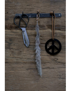 Start Peace Zeichen Metall schwarz Ø 10 cm mit Lederband 
Ø 10 cm
Materialdicke 2 mm
 2