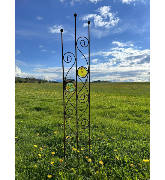 Rankhilfe Metall - Rankgitter und Rankgerüste Exklusives Rankgitter Trio mit 2 handgemachten Glasscheiben 
Die Glasscheibe wird