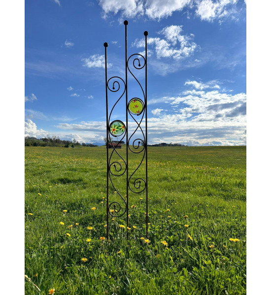 Rankhilfe Metall - Rankgitter und Rankgerüste Exklusives Rankgitter Trio mit 2 handgemachten Glasscheiben 
Die Glasscheibe wird