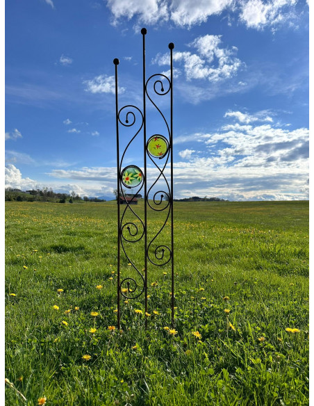 Rankhilfe Metall - Rankgitter und Rankgerüste Exklusives Rankgitter Trio mit 2 handgemachten Glasscheiben 
Die Glasscheibe wird