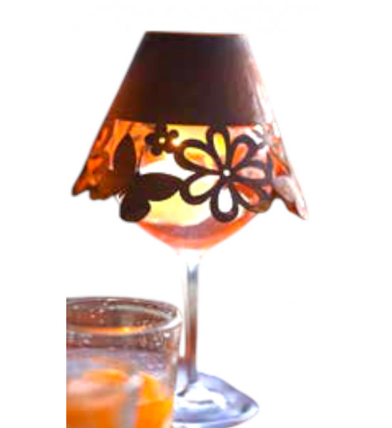 Weinglas Lampenschirm Weinglas Lampenschirm Hippie Blümchen und Schmetterlinge 
Zusammen mit Schwimmkerzen zauberst du einen fr