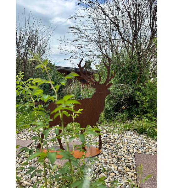 Hirsche, Wildtiere und Waldbewohner Laufender Deko Hirsch Metall - Höhe 105 cm 
Laufender Deko Hirsch auf einer Standplatte
Hö