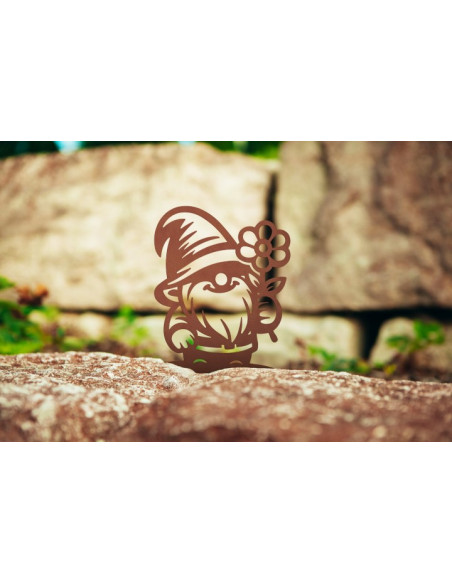 Beetstecker für Frühling und Sommer Beetstecker - Wichtel Nils mit Blume Dieser lustige Wichtel mit Blume sorgt für rustikalen S