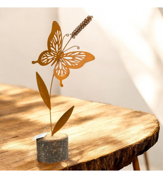 Schmetterlinge Dekofigur Schmetterling mit Blume – auf Holzsockel -Höhe 31 cm 
Höhe 31 cm
Breite 17 cm
Frühlingsdeko für de