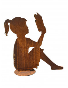 Edelrost Figur - Lesendes Mädchen – 55 cm - auf Platte 
Höhe 60 cm
Breite 61 cm
3 mm Stahl
auf Platte
Diese Edelros
