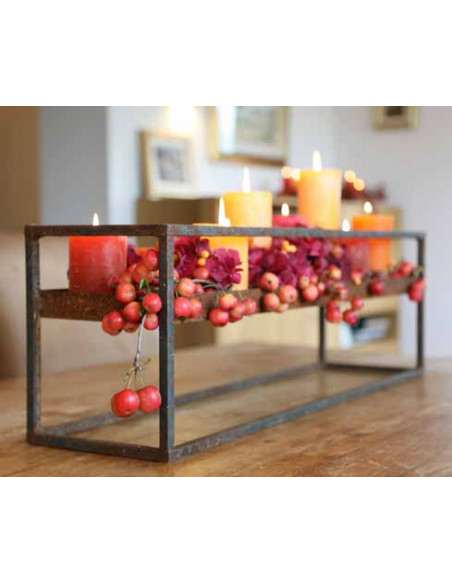 Kerzentablett aus Metall zum Stellen und Hängen Volante Tischdeko Tablett 80 cm lang 
Länge 80 cm
Breite 20 cm
Höhe 25 cm
au