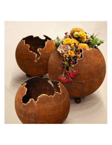 30 cm Kugeln Goldrisskugel Ø 30 CM auf 3 Kugeln 
Diese Kugel zum Bepflanzen setz mit edlen Goldakzenten einen weichen Kontrast 