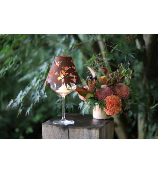 Windlichter & Laternen Weinglas Lampenschirm mit Herbstblatt Dekor unten 
kreatives Upcycling alter Weingläser mit diesem blumi