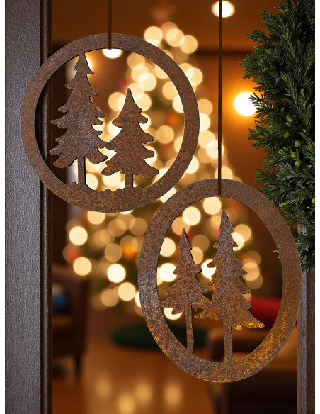 Winterdeko 2 Tannen im ovalen Ring zum Hängen - Höhe 15 cm 
Schöne Winterdeko aus Rost mit 2 Tannen als Waldsymbol
Breite 12 c