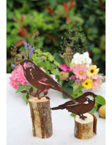 Direktstecker stehendes Vögelchen mit Ausschnitten - Höhe 12 cm 
Höhe 12 cm
Breite 9 cm