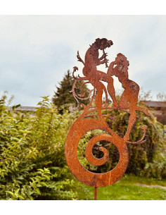 Gartenstecker Gartenstecker - verliebte Nymphen - Höhe 110 cm 
Höhe Motiv 40 cm
Gesamthöhe 110 cm
 2