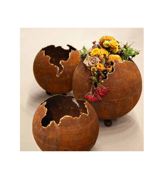 20 cm Kugeln Goldrisskugel Ø 25 CM auf 3 Kugeln 

Diese Kugel zum Bepflanzen setz mit edlen Goldakzenten einen weichen Kontras