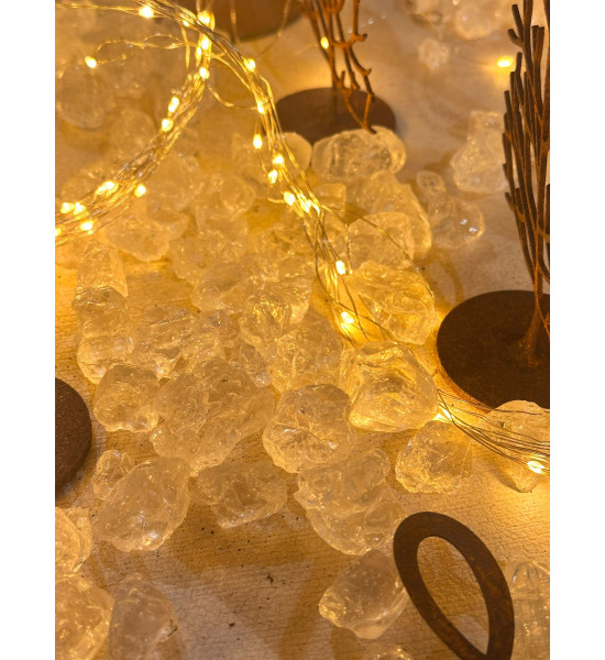 Zubehör Deko Glassteine - grob -  Kantenlänge 20 - 40 mm -  2.5 l Eimer 
Kantenlänge 20 - 40 mm
2,5 l Eimer
Diesr Glasbruch i