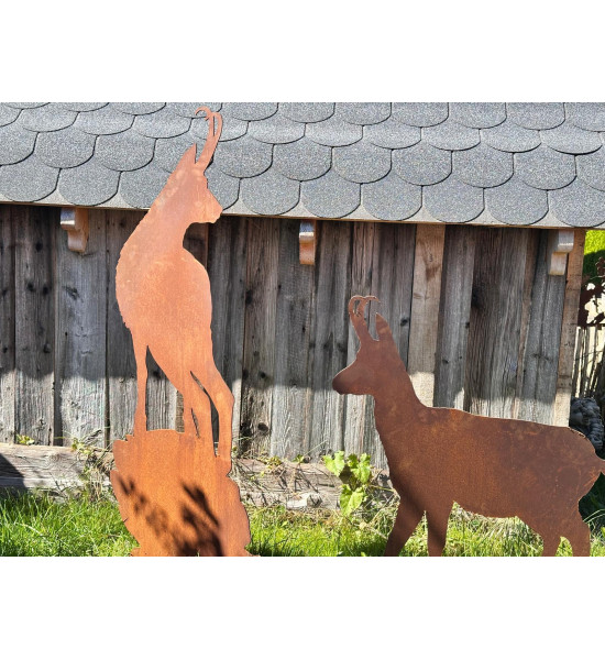 schönes Gams Gebirge - Deko Gemse Metall Gams gehend auf Platte - Höhe 83 cm 