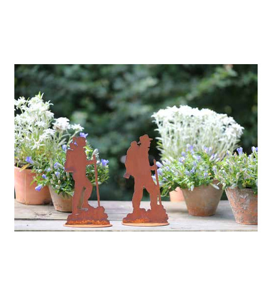 Menschen und Silhouetten Bergsteigerin - Wanderin Gaby auf Platte - Höhe 34 cm 
Höhe 34,3 cm
Breite 17,8 cm

