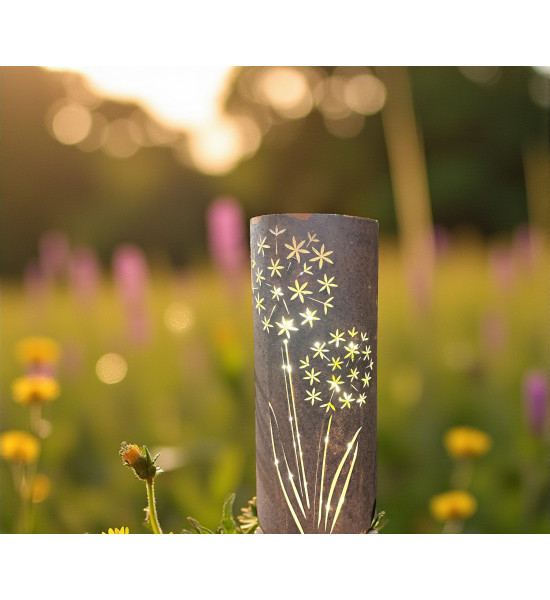Dekolicht Edelrost Windlicht Allium mit Boden - 43 cm hoch - Ø 18 cm 
Ein schönes und massives Edelrost Windlicht zu Stellen da