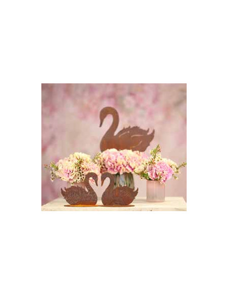 Enten und Gänse Schwan sitzend - mit Ausschnitten - auf Platte - Höhe 16cm 
Höhe 16 cm
Breite 18 cm
