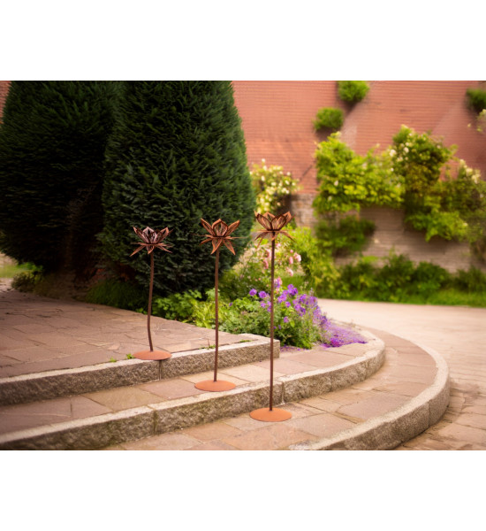 sonstige Blumen Lotusblume Skulptur Garten - Höhe 84 cm - Ø 36 cm - klein 🌸 Metall-Lotusblume mit Glas
Diese zarte Lotusblume a