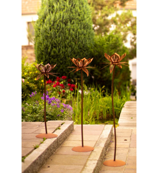 sonstige Blumen Lotusblume Skulptur Garten - Höhe 84 cm - Ø 36 cm - klein 🌸 Metall-Lotusblume mit Glas
Diese zarte Lotusblume a