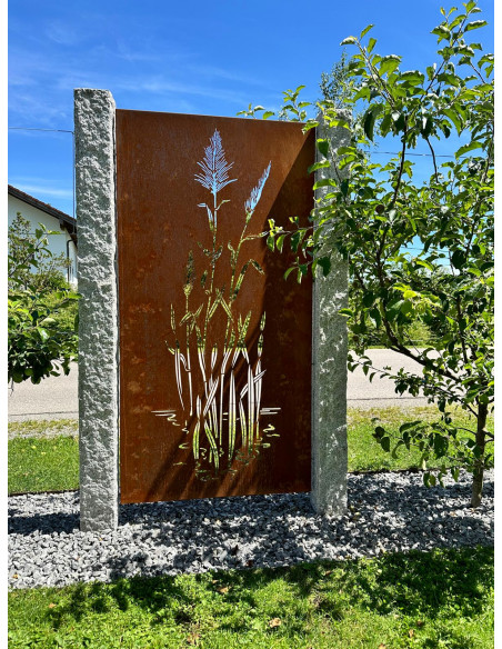 Start Metall Sichtschutzwand China 200 cm hoch - mittig angeschweißt mit Schilfgras Motiv 
Dieser 2 Meter hohe Sichtschutz mit 