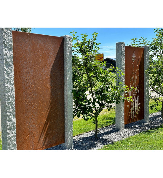 Start Metall Sichtschutzwand China 200 cm hoch - mittig angeschweißt mit Schilfgras Motiv 
Dieser 2 Meter hohe Sichtschutz mit 